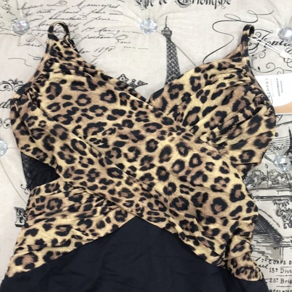 Coco Reef Contours Underwire Tummy Control Swimsuit - Picture 4 of 9